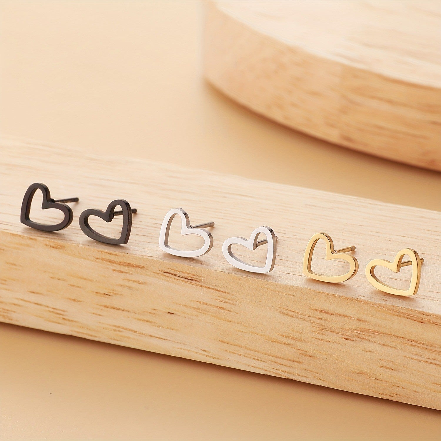Charming Earring for Any Occasion