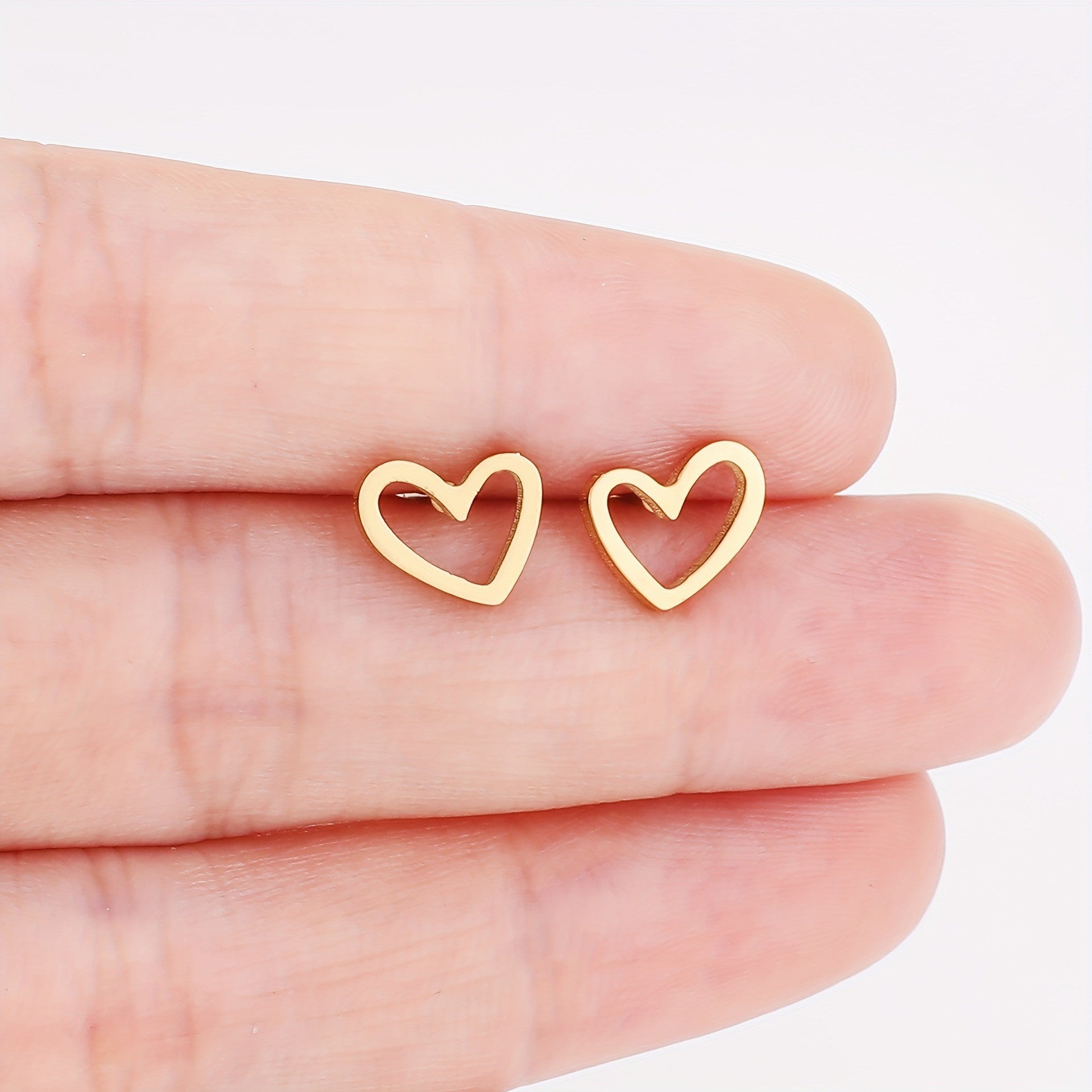 Charming Earring for Any Occasion