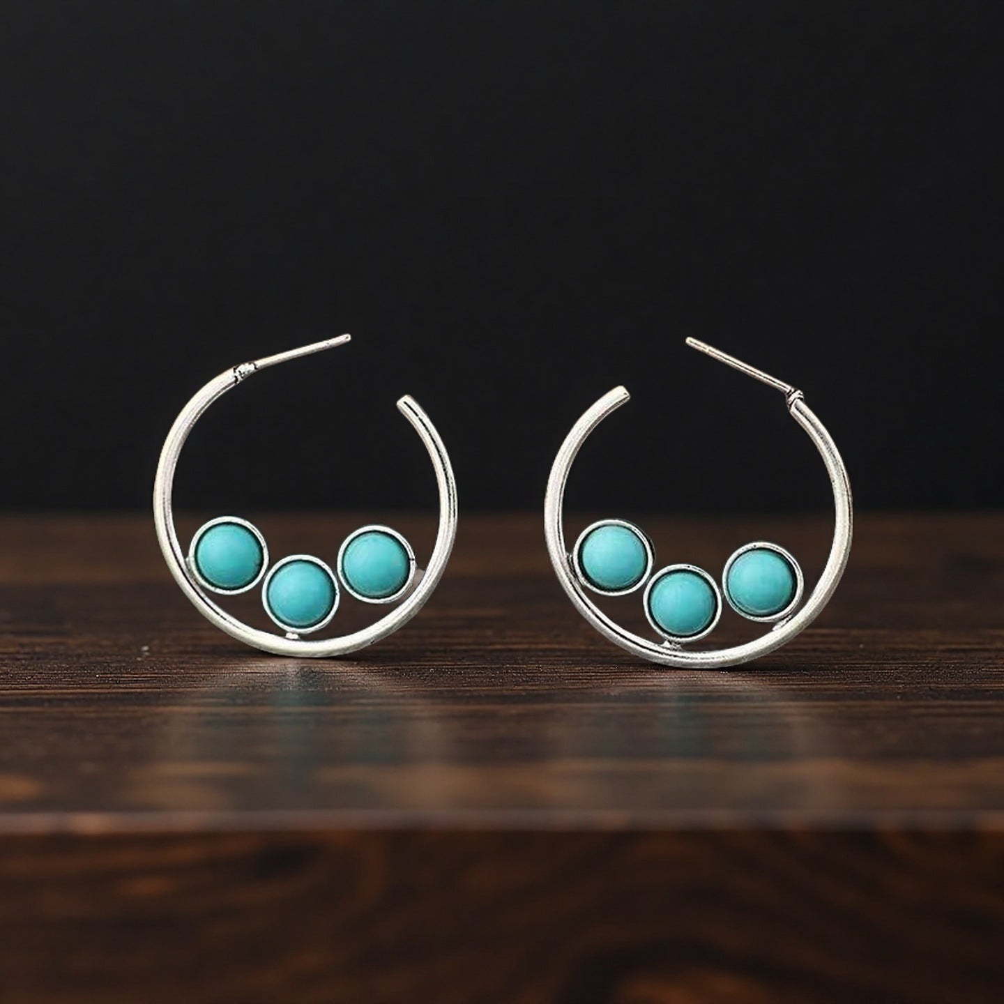 Charming Earring for Any Occasion