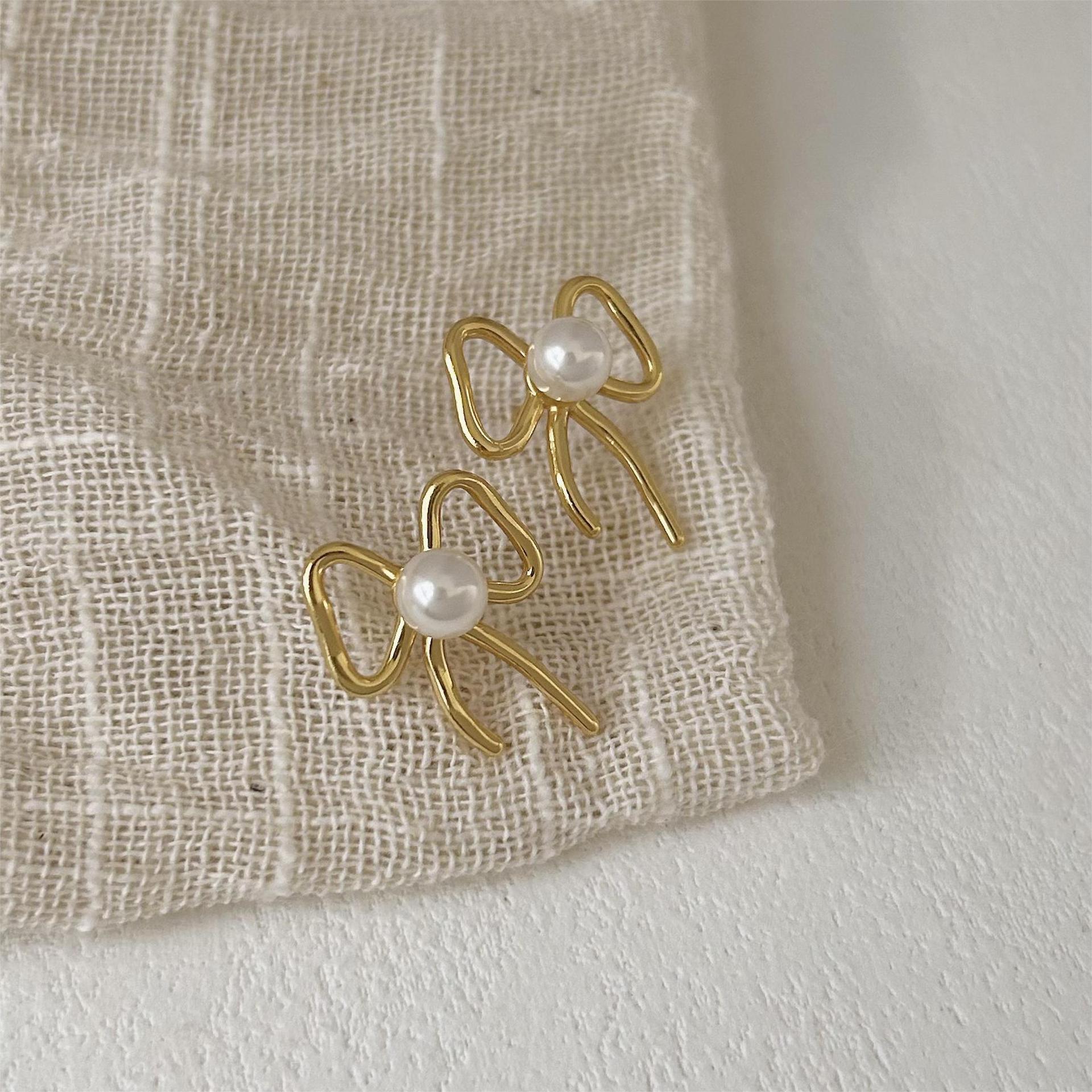 Romantic Pearl Earring for Special Moments