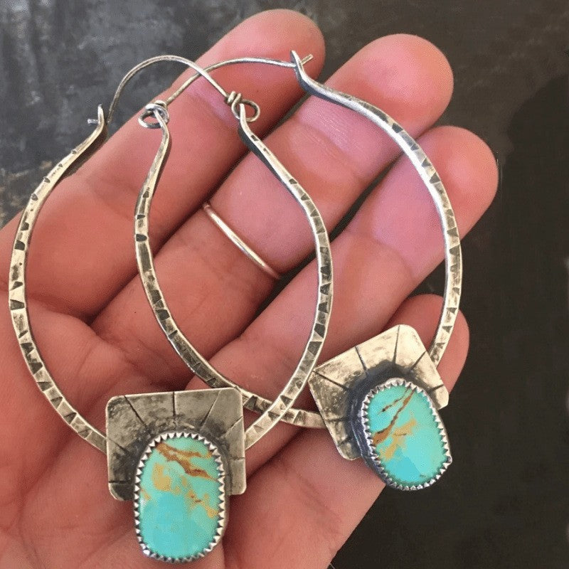 Charming Earring for Any Occasion