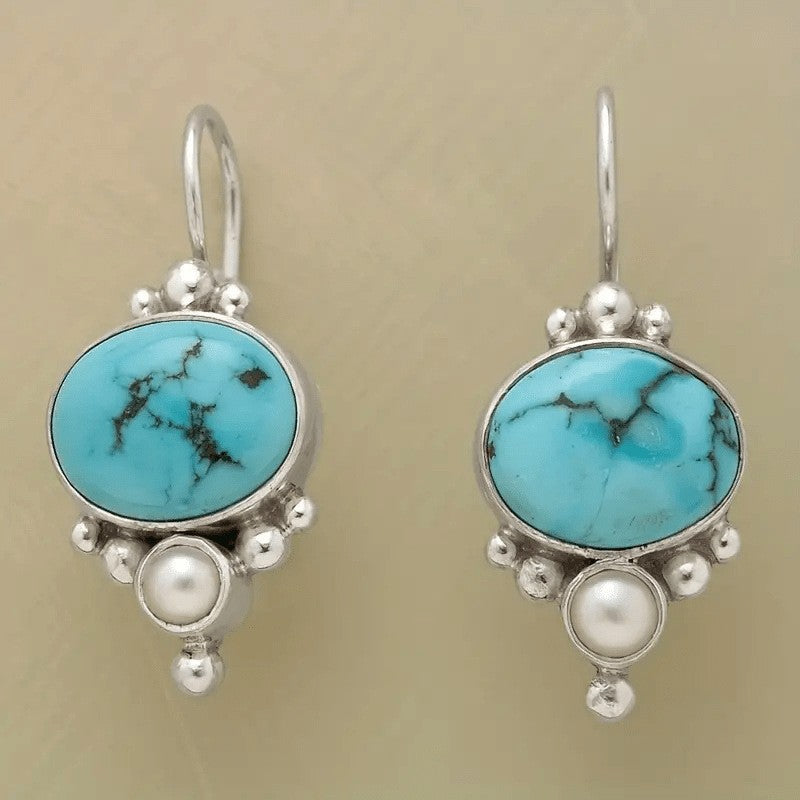 Classic Pearl Earring with Timeless Appeal