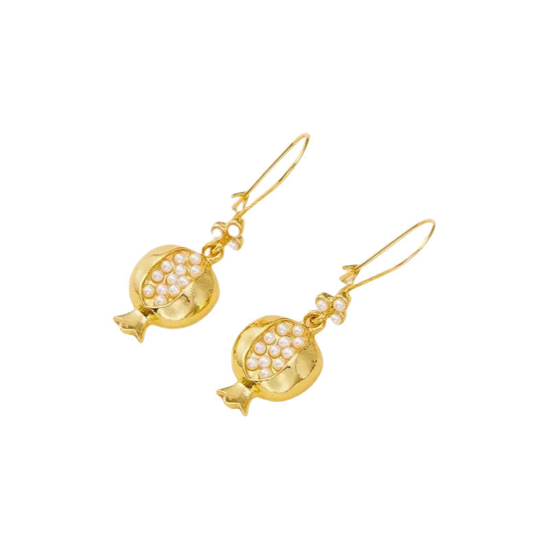 Classic Pearl Earring with Timeless Appeal